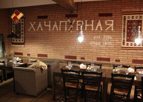 Декоративный отделочный камень в интерьере кафе "Хинкальная" - "Состаренный кирпич"