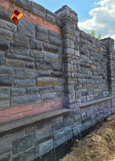 Декоративный камень "Каменный утес" на фасаде строящегося загородного объекта